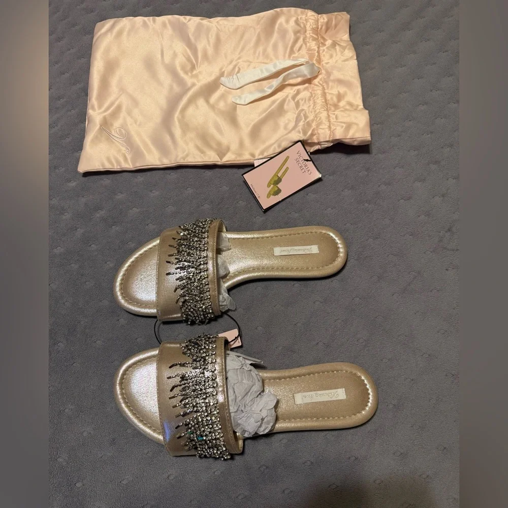 NWT Victoria’s Secret Elegant Gold Embellished Women's Sandals - Picture 2 of 4